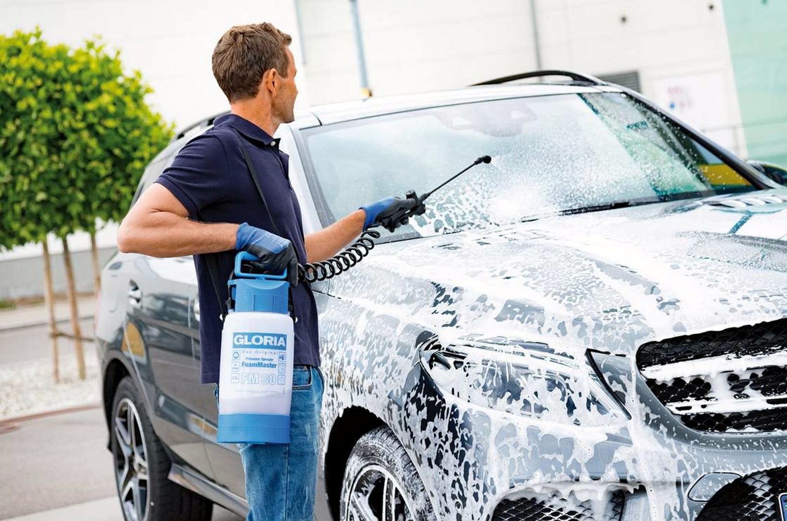 Das Drucksprühgerät Gloria FoamMaster FM 30 in der Anwendung