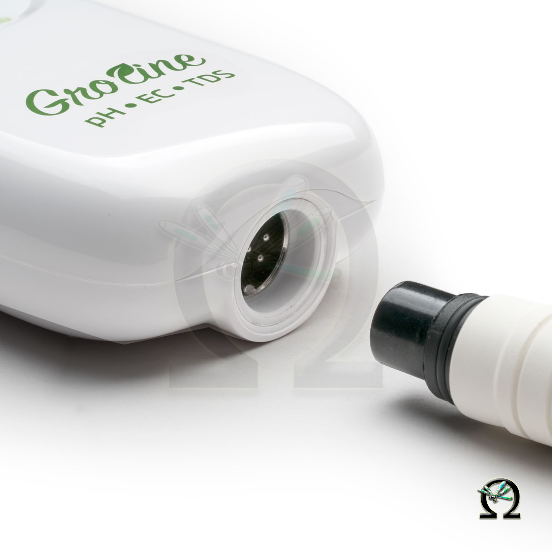 Das HI9814 Hanna pH-/Leitfähigkeits-/TDS-/ºC-Messgerät GroLine besitzt einen Quick-Din-Anschluß