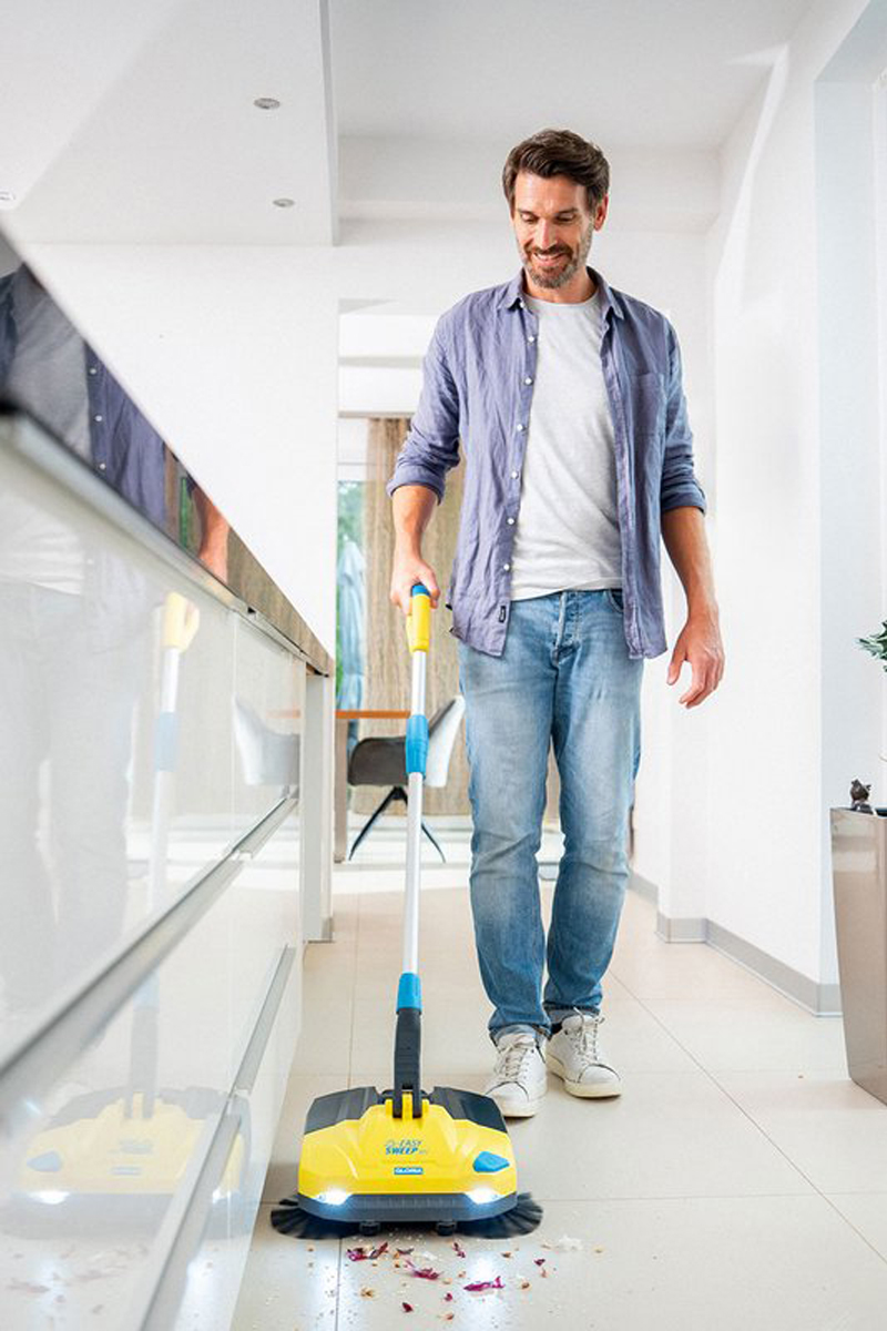 GLORIA Akku-Kehrmaschine EasySweep 18V ist auch für Innenräume geeignet